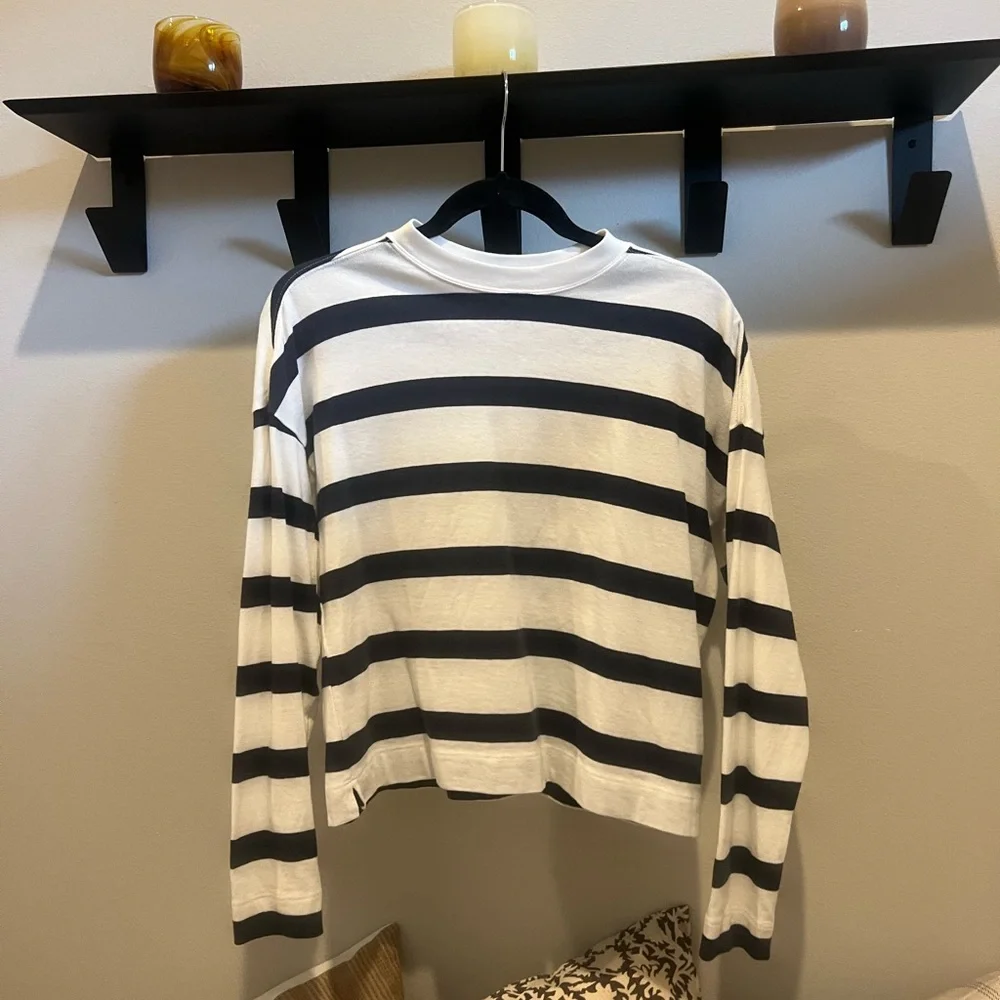 AYR Half Day long sleeve tee. Color CouCou - Picture 7 of 7